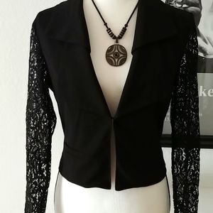 **Bundle 3 items $10 or less get 3rd one free***Cute Black Summer Jacket